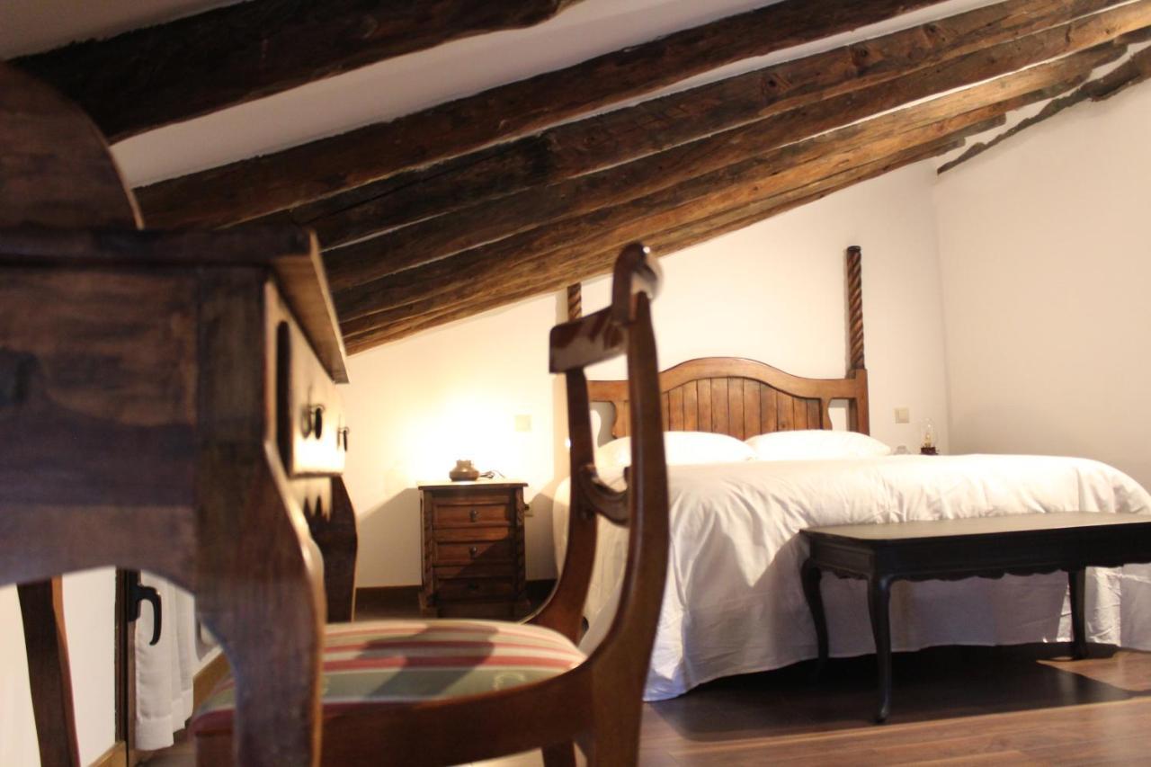 Apartamentos Rurales 'Los Soportales' Tendilla ภายนอก รูปภาพ